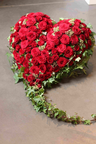 Herz mit Rosen  Blumen Epp GmbH